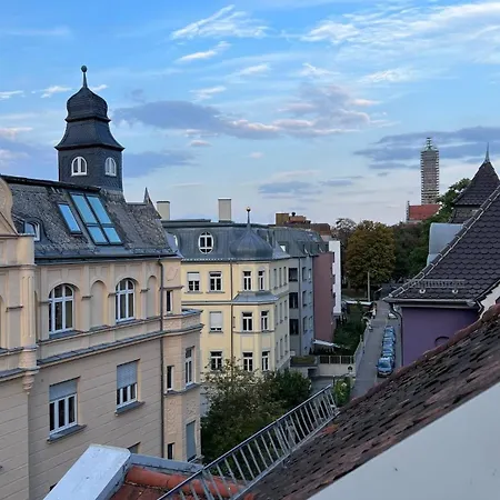 Apartmán Rooftop Arts&crafts Apartment, Zentral Und Ruhig, 3 Dachterrassen *
