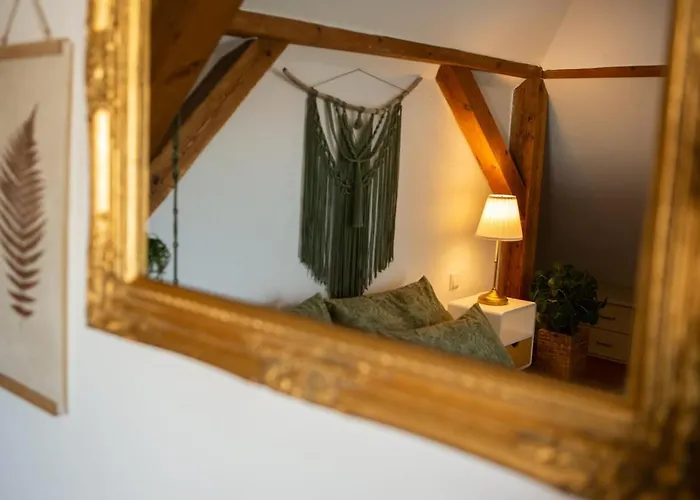 Апартаменти Rooftop Arts&crafts Apartment, Zentral Und Ruhig, 3 Dachterrassen