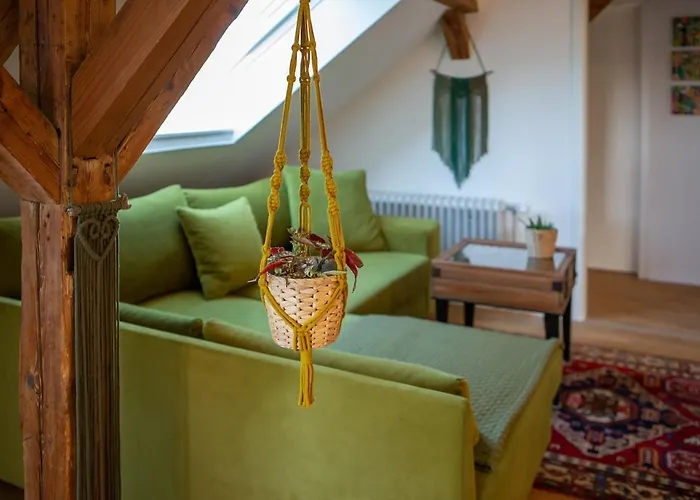 Апартаменти Rooftop Arts&crafts Apartment, Zentral Und Ruhig, 3 Dachterrassen